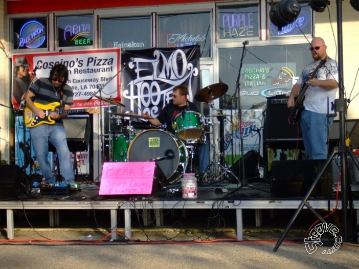 Coscino's Pizza's Free Mardi Gras Concert - February 2011