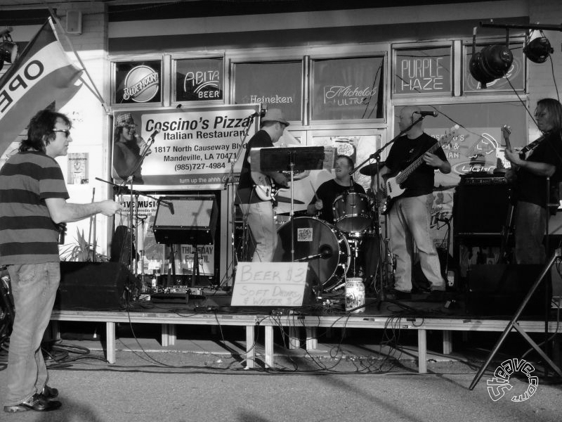 Coscino's Pizza's Free Mardi Gras Concert - February 2011